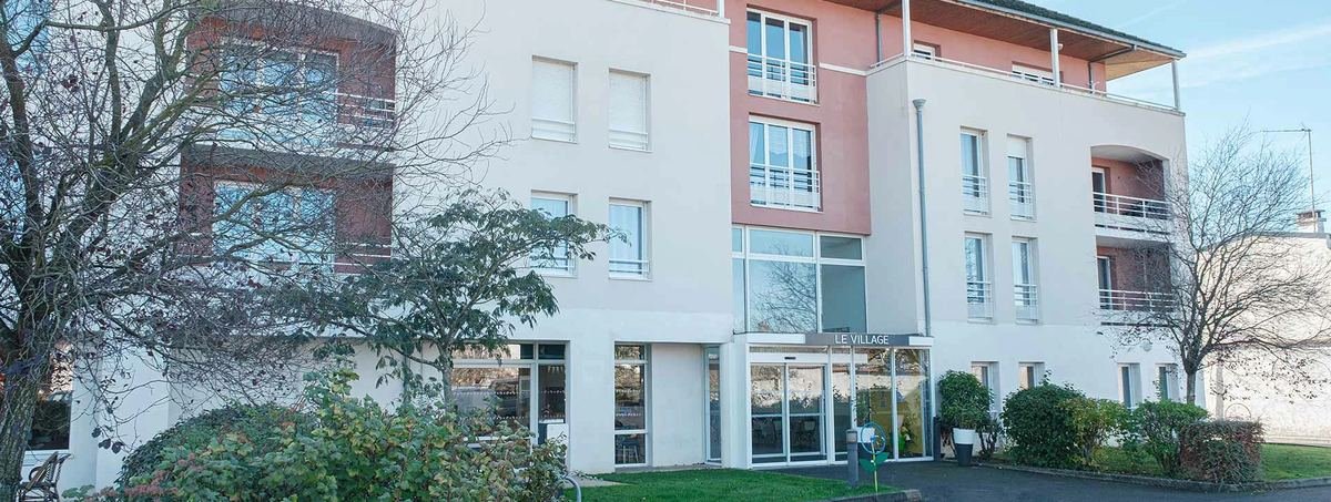 Résidence seniors Revente Le Village par Domitys